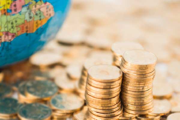 突发！蜜雪集团被瑞银下调评级 股价重挫超10%