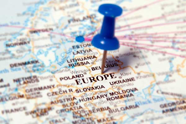 突发！蜜雪集团被瑞银下调评级 股价重挫超10%